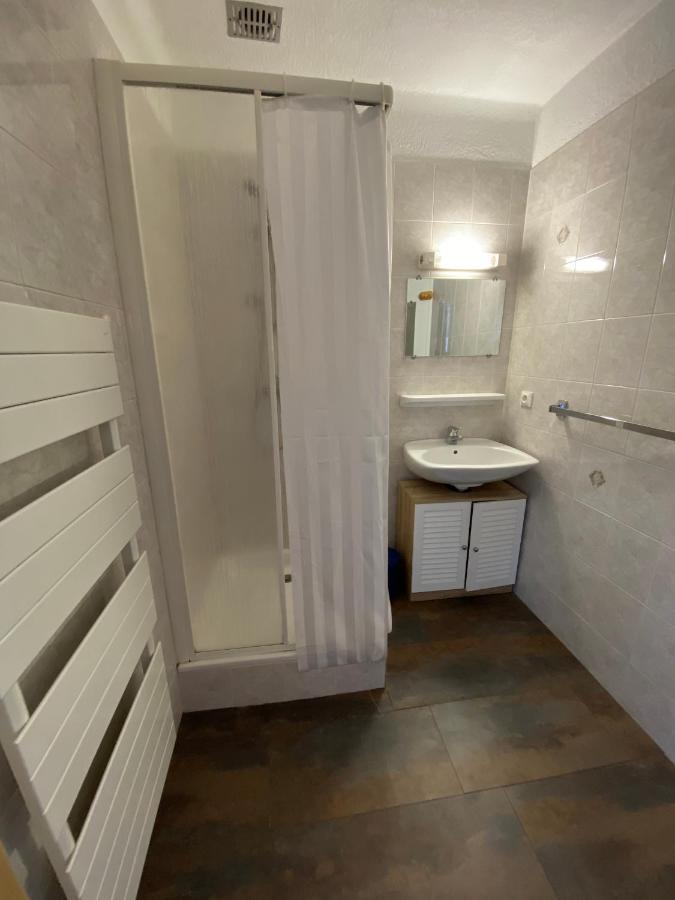 Chambres Avec Garage Motos Lanslebourg-Mont-Cenis Eksteriør billede